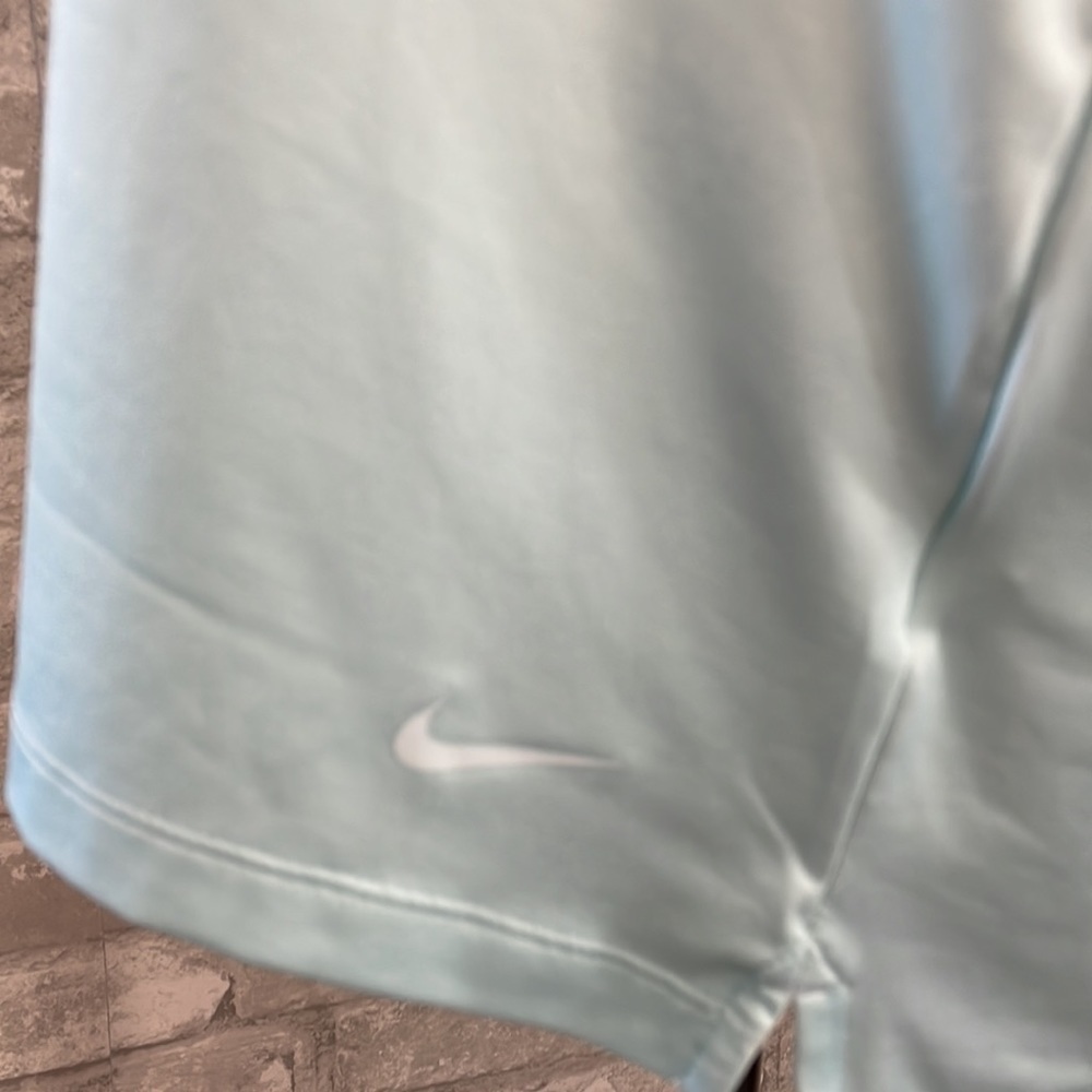 Nike Standard Fit Sleeveless Top - Picture 4 of 7